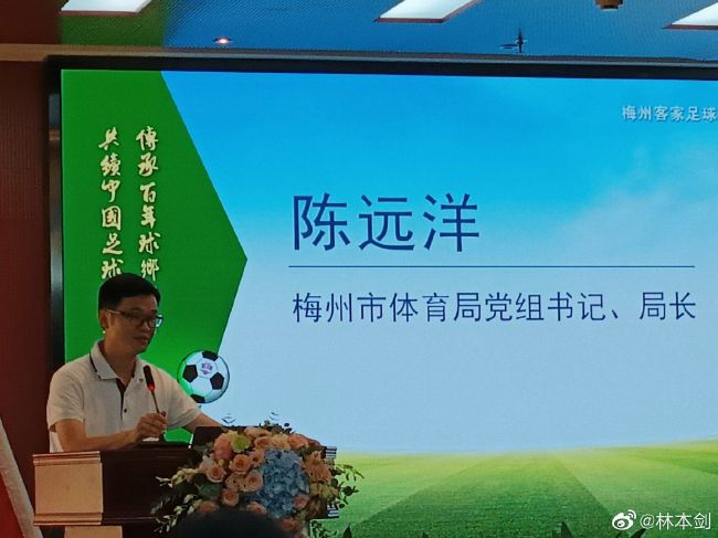 班长让我吃她胸